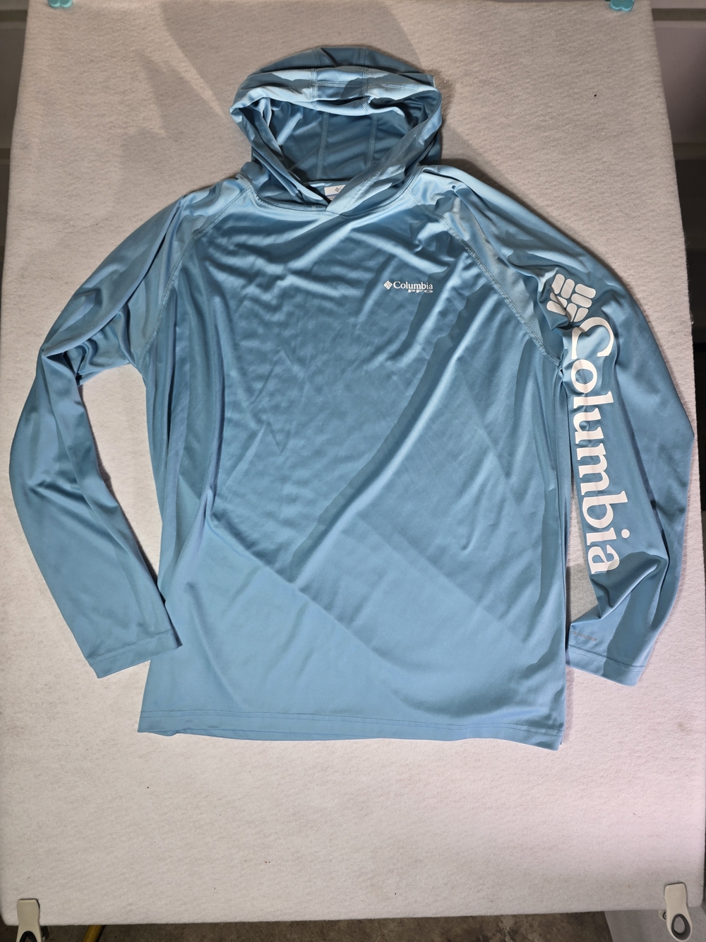 Columbia Men’s Light Blue Hooded Performance Shirt Size L